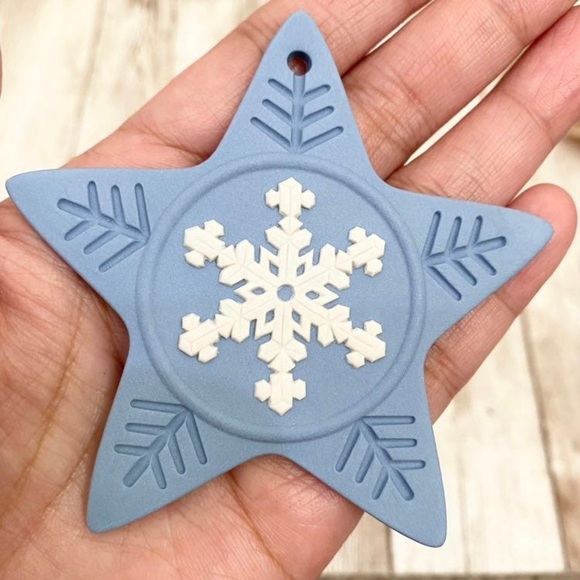 Vintage WEDGWOOD Pale Blue Jasper Ware Star Snowflake Annual Christmas Ornament - Picture 3 of 9